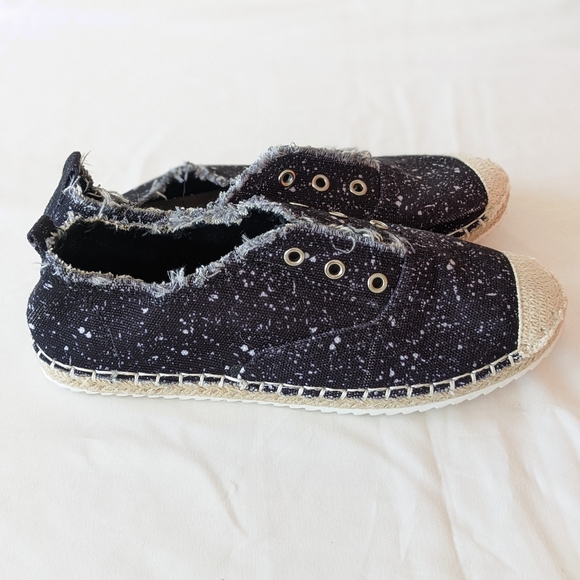 Madden Girl Erin Slip on Sneakers - Picture 4 of 6